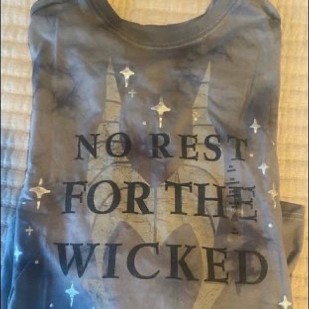 Mens XL Disney store t shirt, NWT